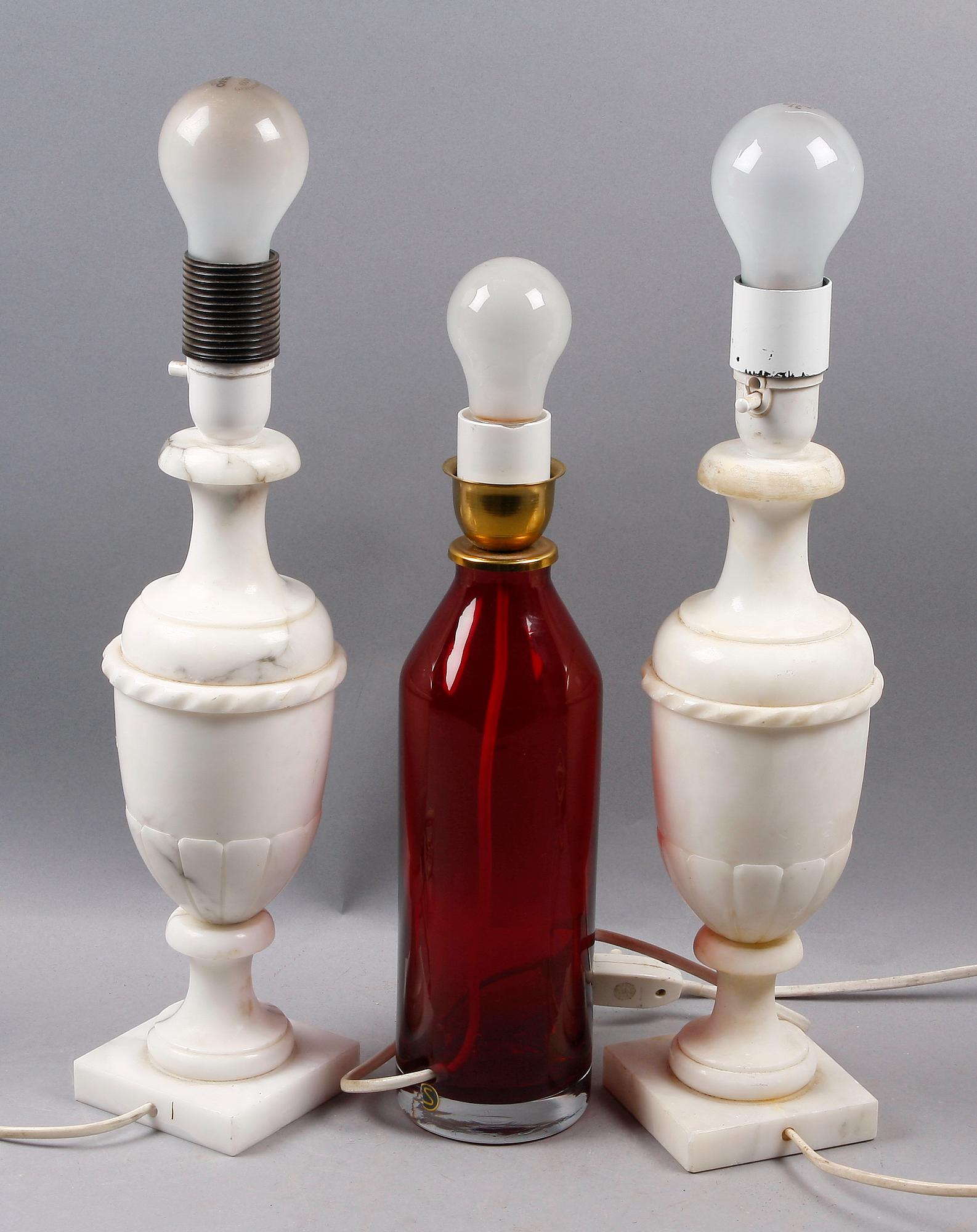 BORDSLAMPOR, 2+1, alabaster resp glas, bla Reijmyre.