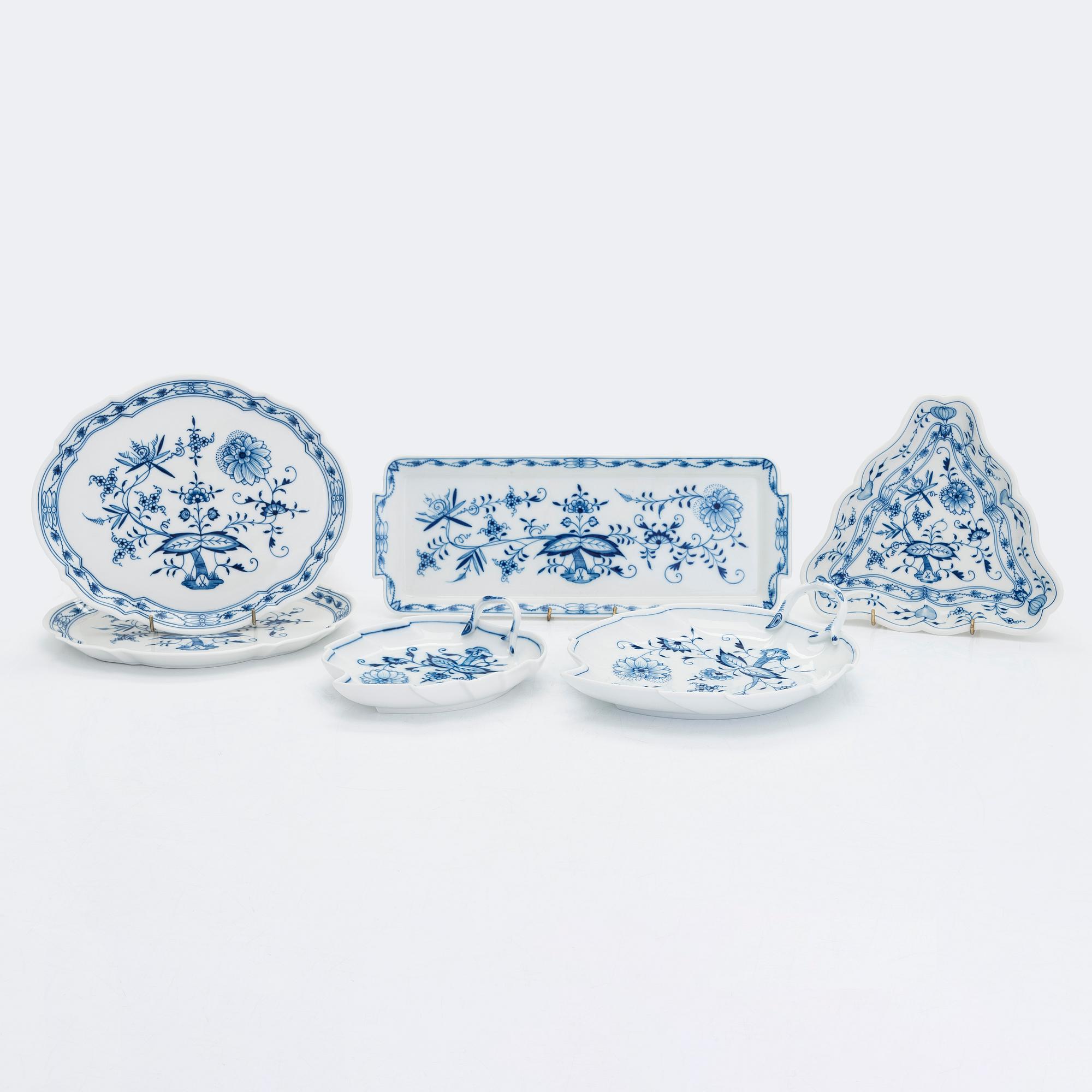Uppläggningsfat, 6 delar, porslin, "Zwiebelmuster"/"Lökmönstret", Meissen, 1900-talets slut.