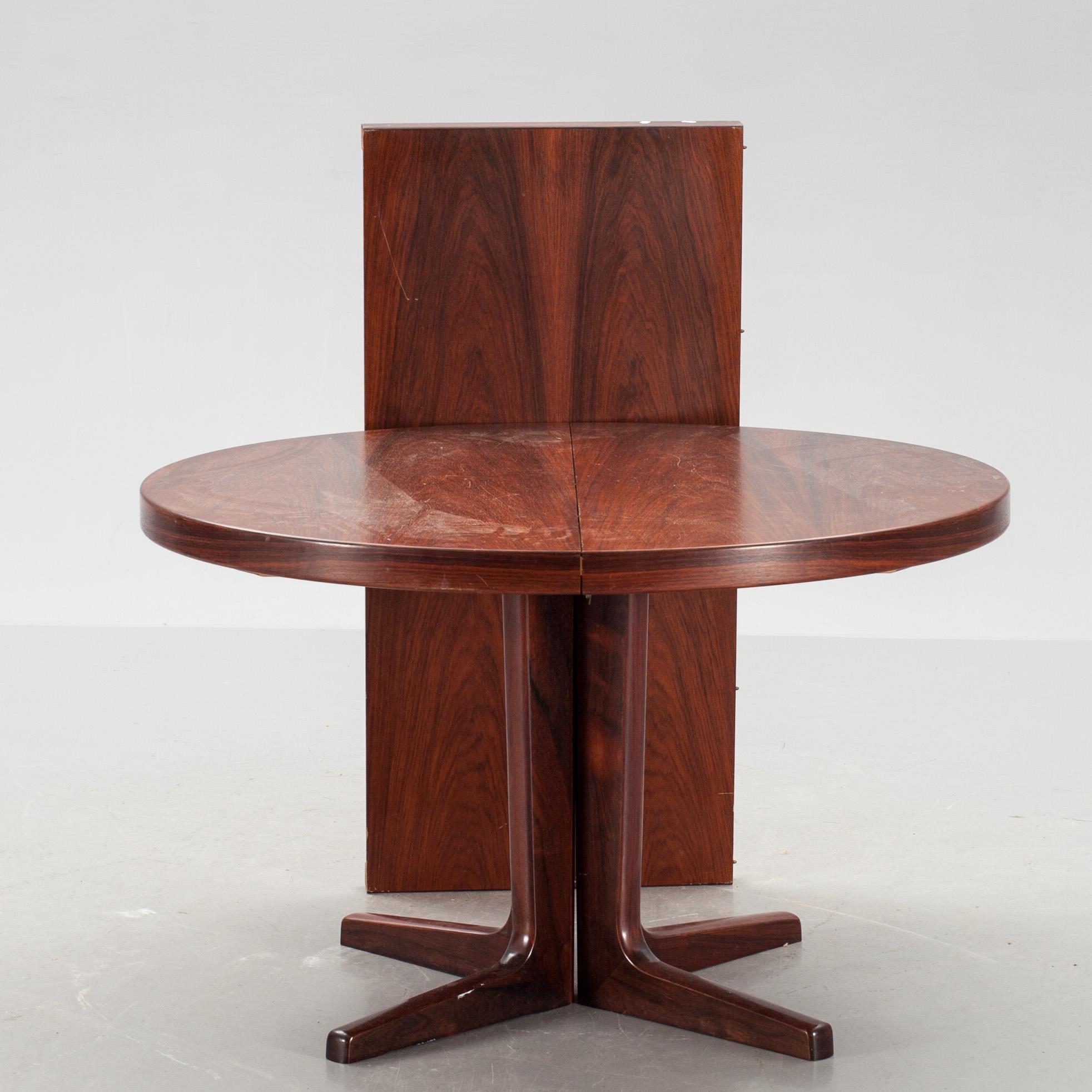 BORD, Danmark, 1900-talets andra hälft. CITES-intyg medföljer.