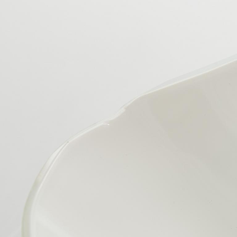 Alvar Aalto, 1 osa lasiveistoksesta, ”Aallon-kukka” 9767C, signeerattu Alvar Aalto Karhula.