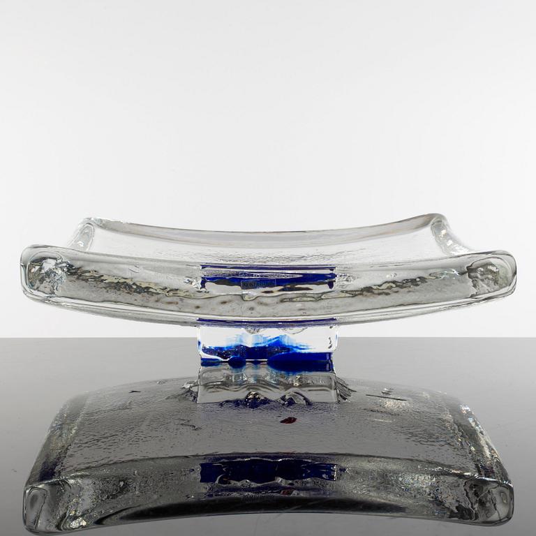 BERTIL VALLIEN, plate, glass, signed, Kosta Boda.