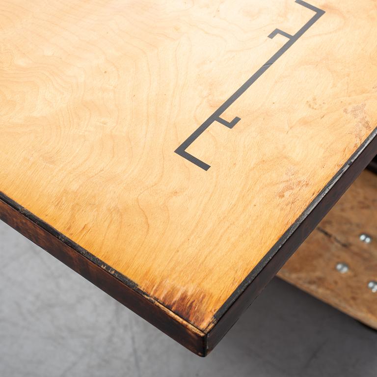 Otto Wretling, a 'Idealbordet' birch table, Umeå, 1930's.