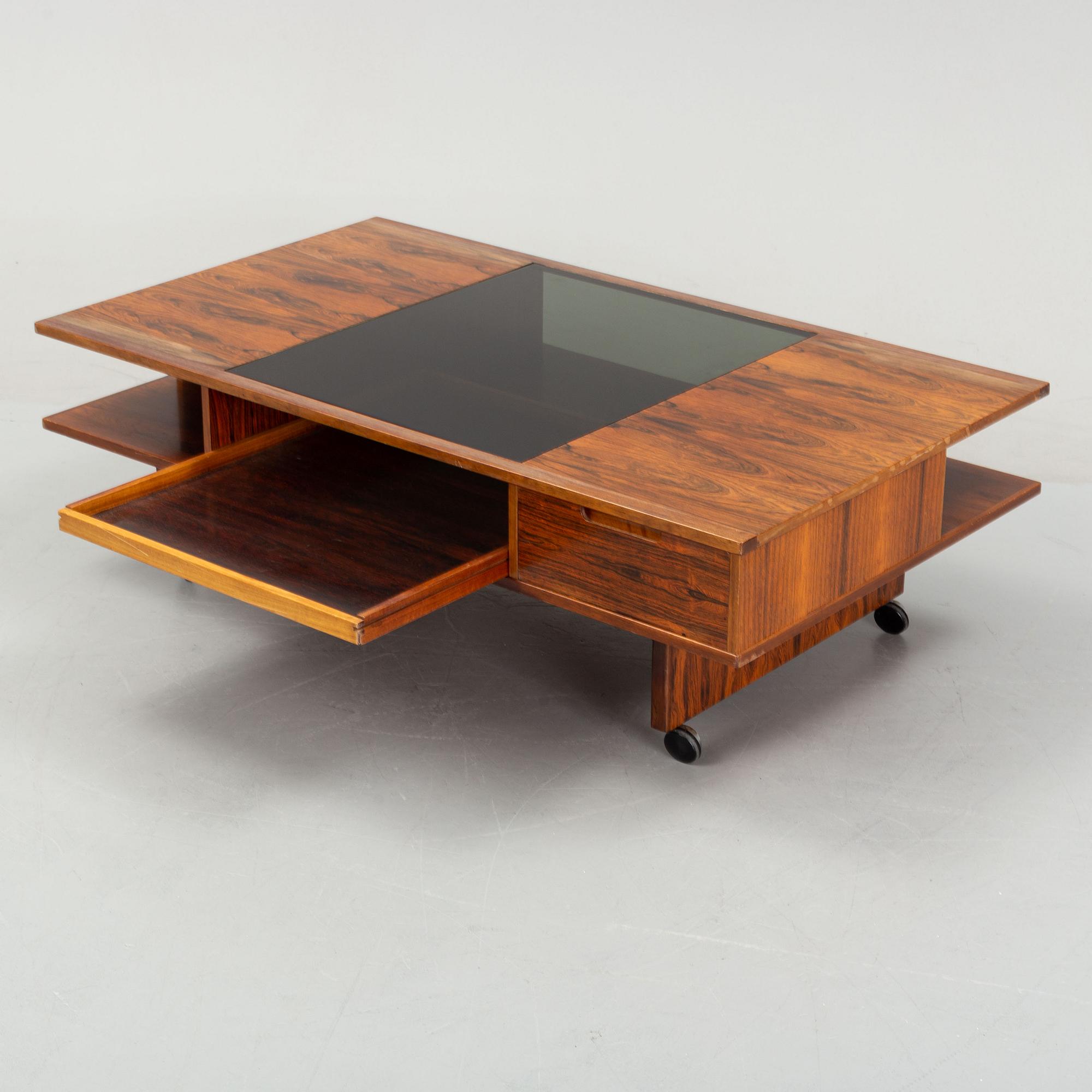 Torbjørn Afdal, a rosewodd veneered coffee table, Haug Snekkeri A/S, Bruksbo, Norway, 1960's/70's.