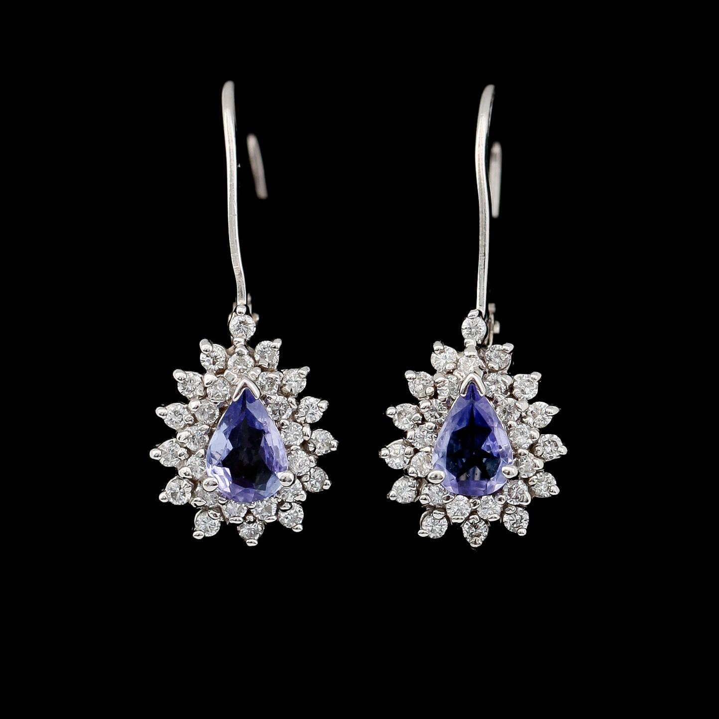 ÖRHÄNGEN, 1 par, 14K vitguld, tanzaniter och diamanter 0.25 ct.