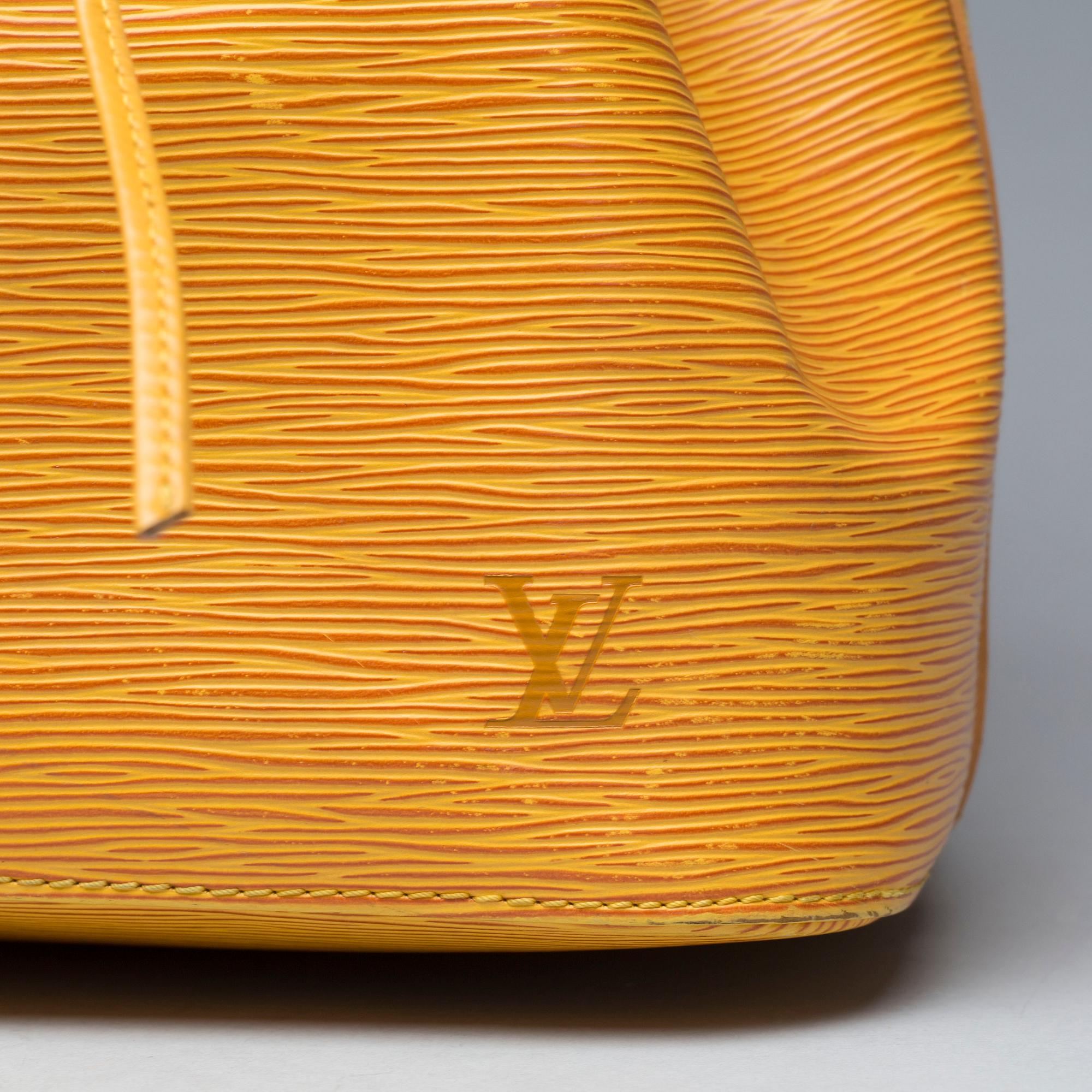 VÄSKA, "Petit Noé", Louis Vuitton.