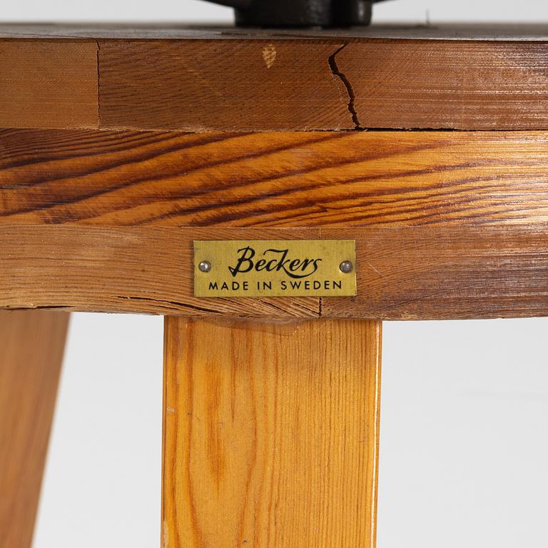 A sculpting table from the mid 20th century.
