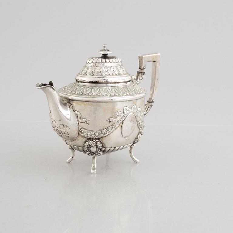 J.D. Schleissner & Söhne probably, an Empire style silver tea pot, Hanau, Germany, around 1900.