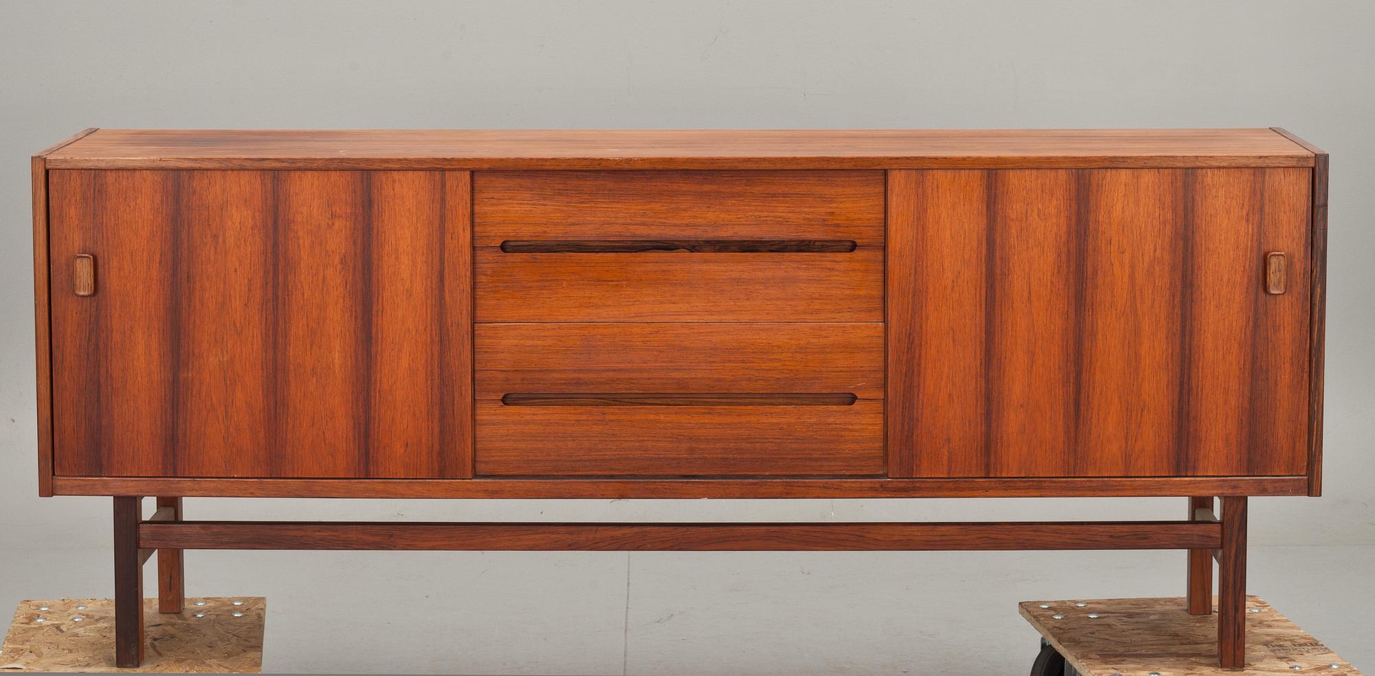 SIDEBOARD, "Arild" Nils Jonsson, Troeds, 1900-talets andra hälft.