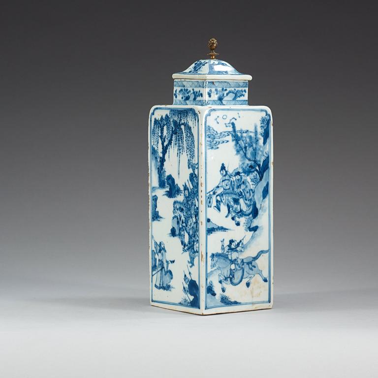 A blue and white vase with cover, Qing dynasty, early 18th Century.