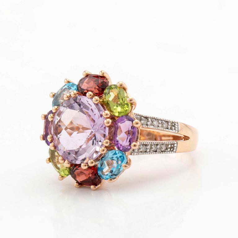 Cocktail ring, 14K gold with various gemstones, including garnet and peridot as well as brilliant-cut diamonds.