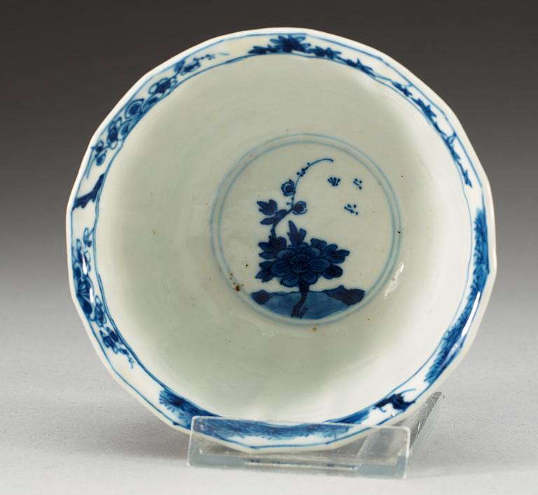 SKÅL, porslin. Qing dynastin, Kangxi (1662-1722).