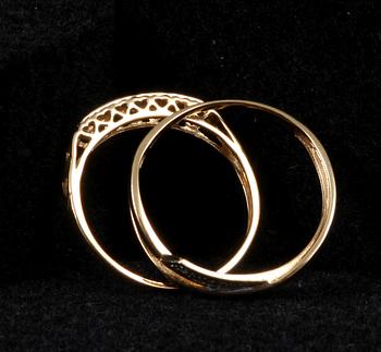 RINGAR, 2 st, 18K guld samt briljanter. Bl a importstämplar samt utländska stämplar.
