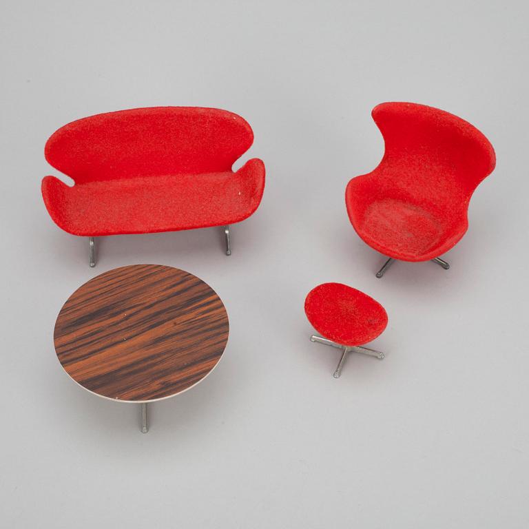 DOCKSKÅPSMÖBLER, 4 st, BRIO leksaker, Design Arne Jacobsen, 1960-70-tal.