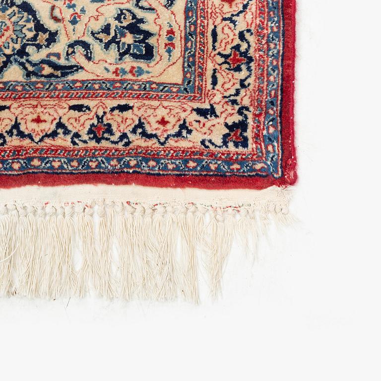 A semi-antique Nain Tuteshk carpet, ca 225 x 155 cm.