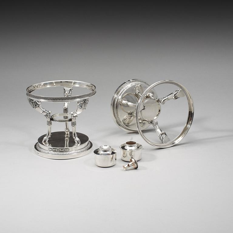 A pair of Swedish 19th century silver dishes and cover on stand, Adolf Zethelius, Stockholm 1820.