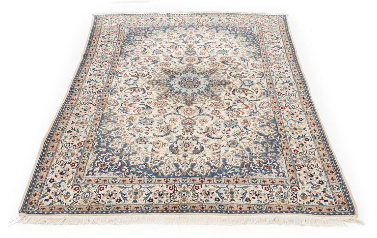 Carpet, Nain, 310 x 204 cm.