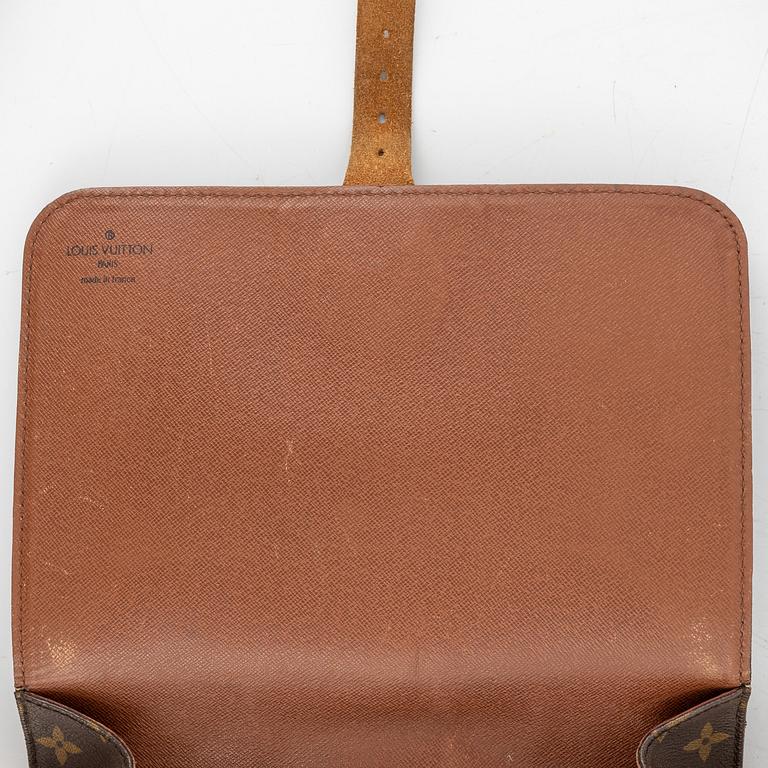 Louis Vuitton, väska, "Cartouchière", samt plånbok, 1970-tal.