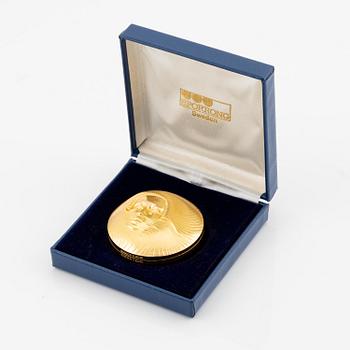 Kauko Räsänen, commemorative medal, 18K gold, Sporrong, 1972, numbered 062/300, total weight 447 g.