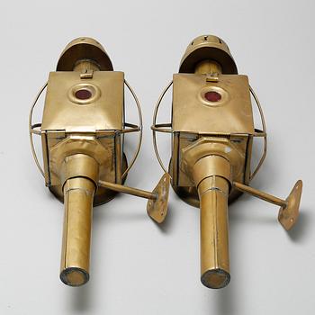 A pair of lamps, 20th century.