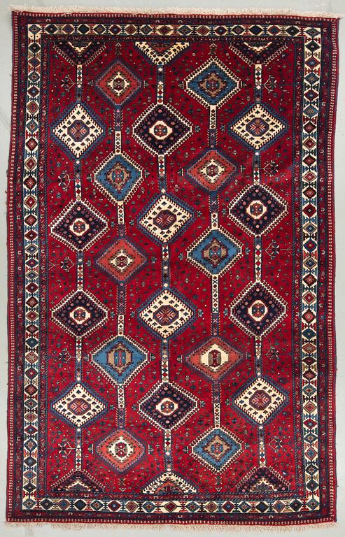 A carpet from Yalameh, around 323 x 207 cm.