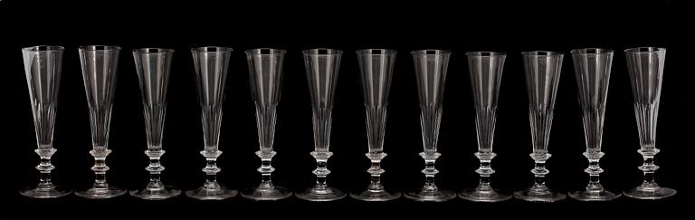 CHAMPAGNESTRUTAR, 12 st, glas, 1800-tal.
