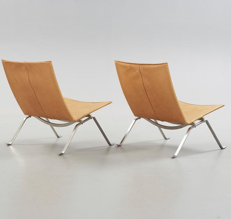 POUL KJAERHOLM, fåtöljer, ett par, "PK-22", Fritz Hansen, Danmark, 2007. Etikettmärkta.