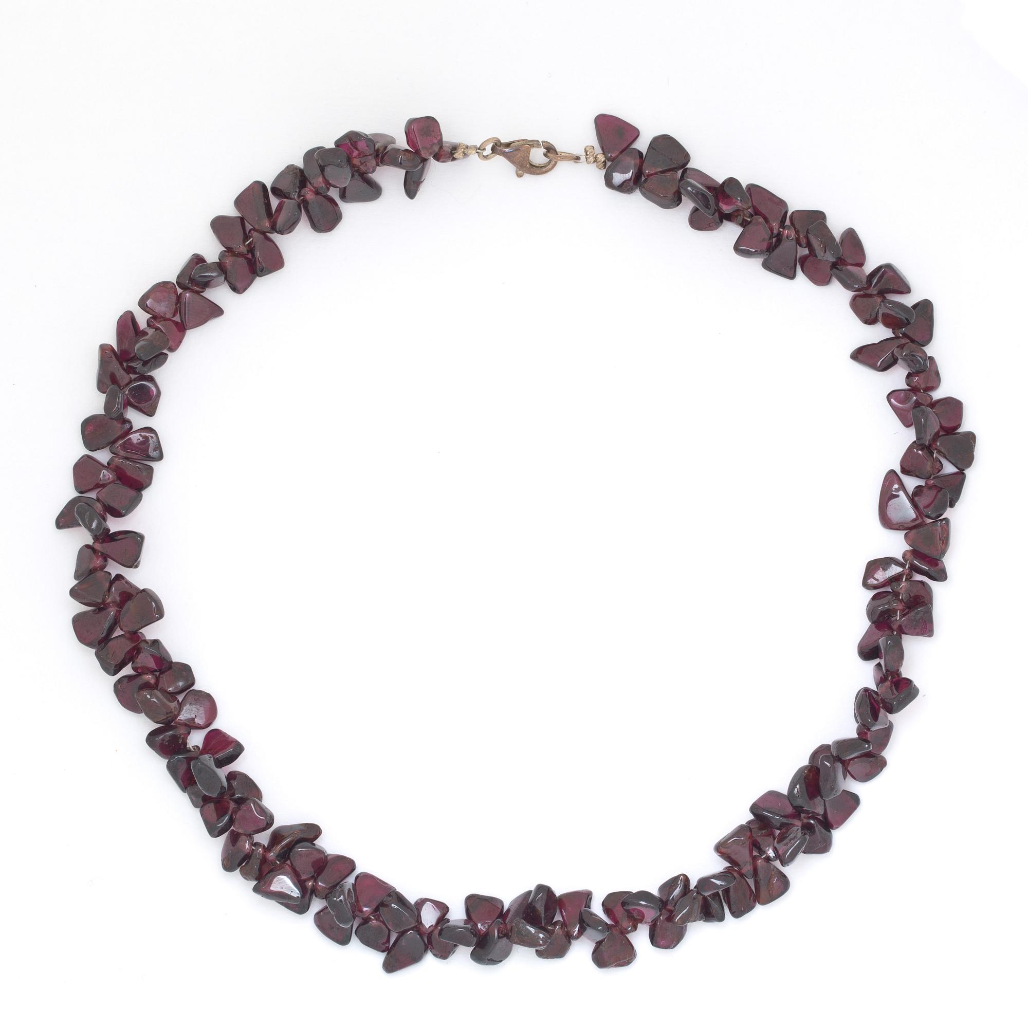 COLLIER, granat. Vikt ca 50 g.