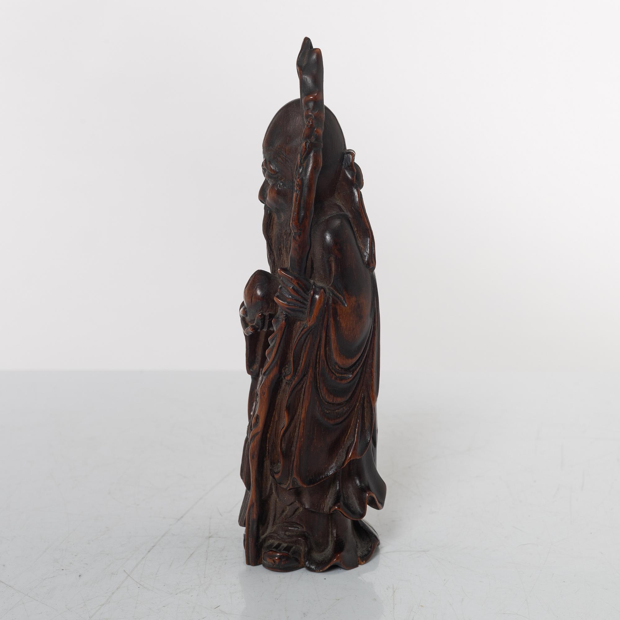 A Chinese Shoulao bamboo figure, Qing dynasty (1644-1912).
