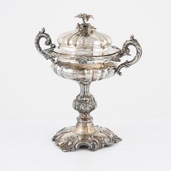 Gustaf Möllenborg, sockerskål, silver, Stockholm, 1857.