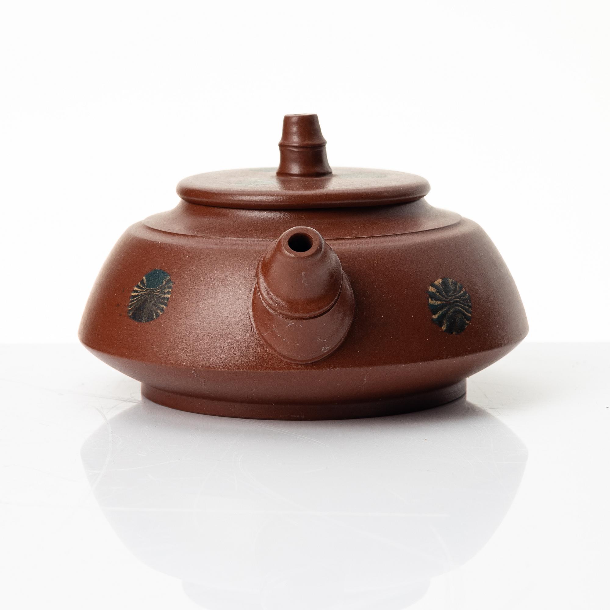Fan Jianjun, A yixing teapot, China, 1990s.