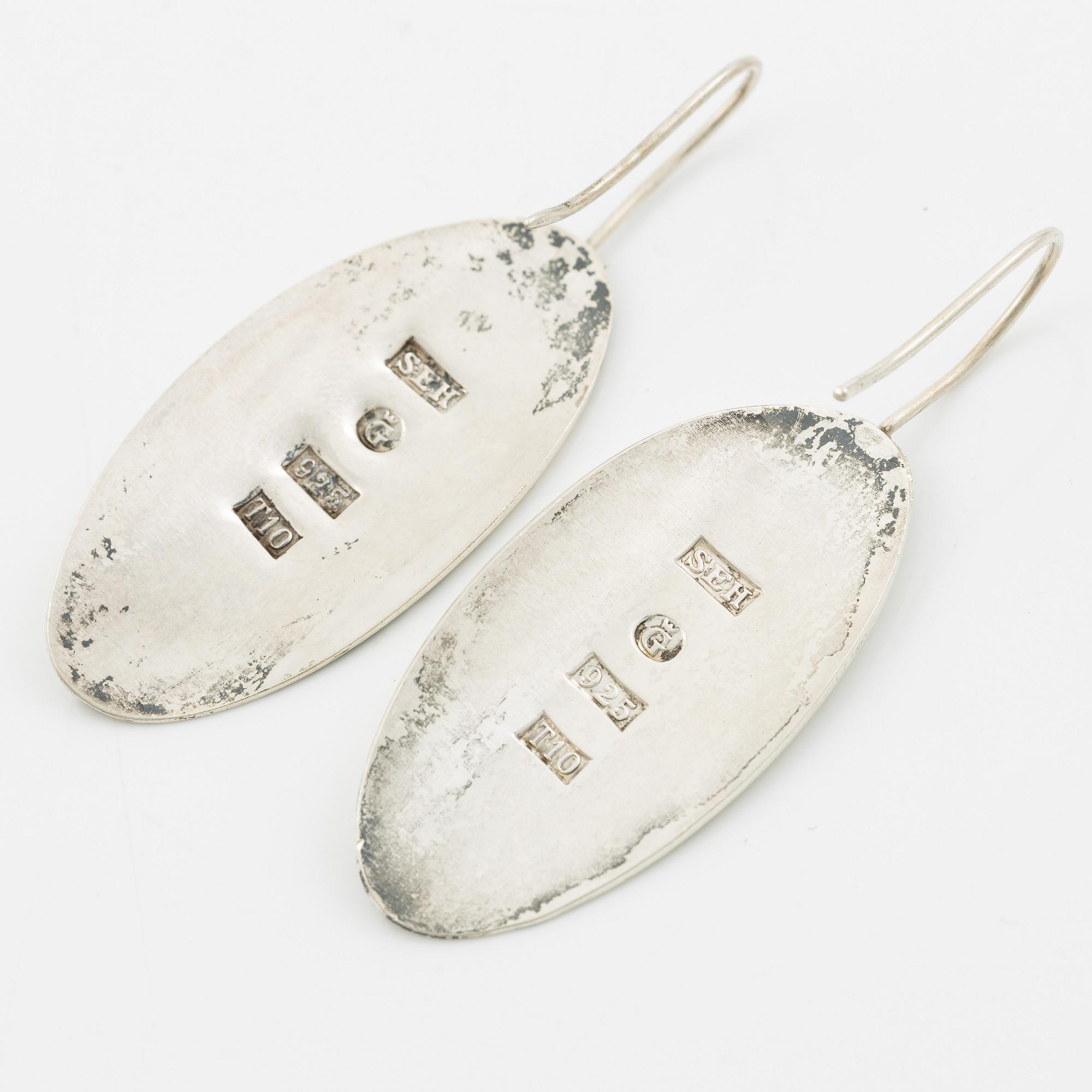Sven-Erik Högberg, a pair of earrings in the shape of leaves, sterling silver, Gothenburg 1993.