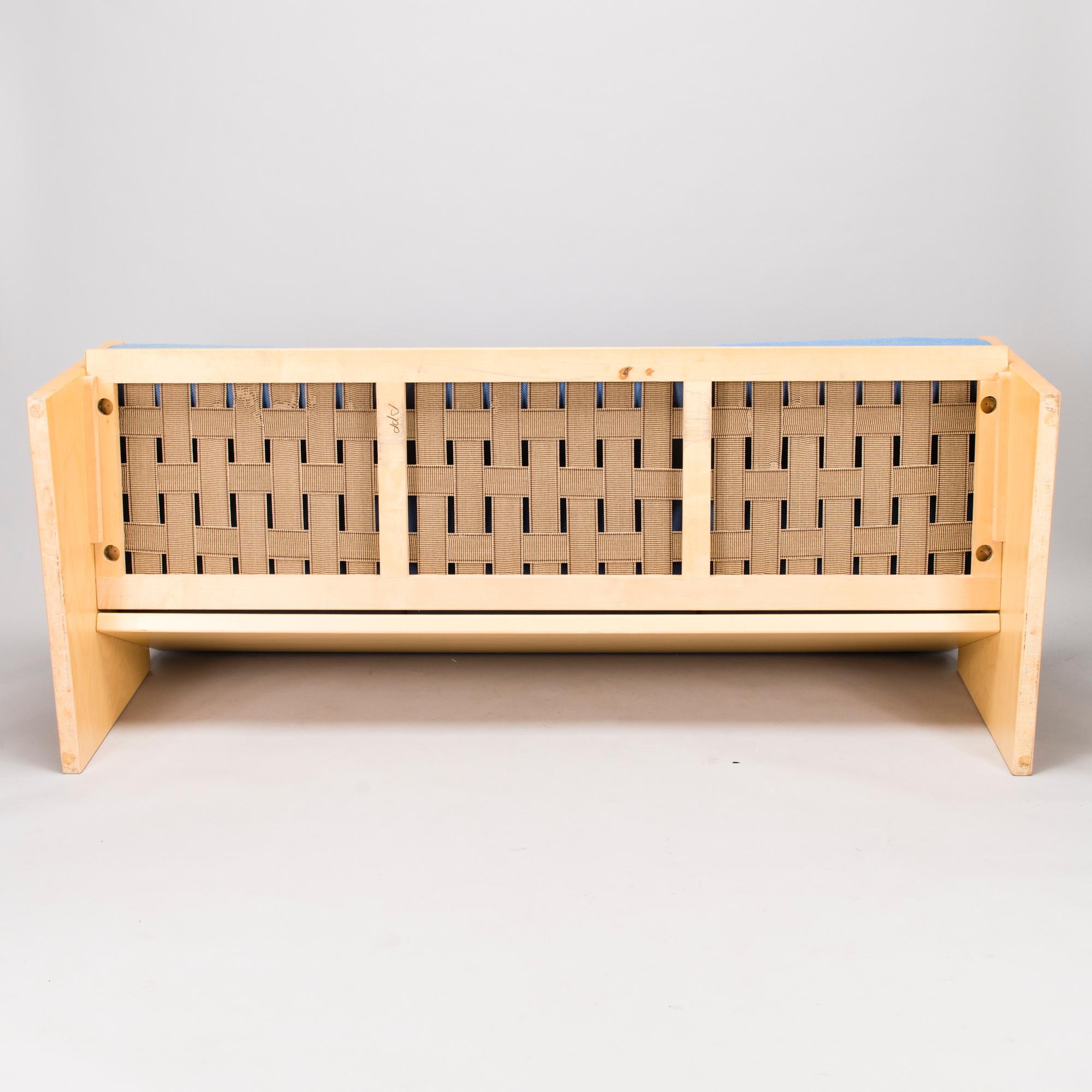 BEN AF SCHULTEN, a late 20th century '547A' sofa for Artek, Finland.