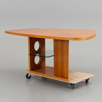 An irregularly shaped table / desk.