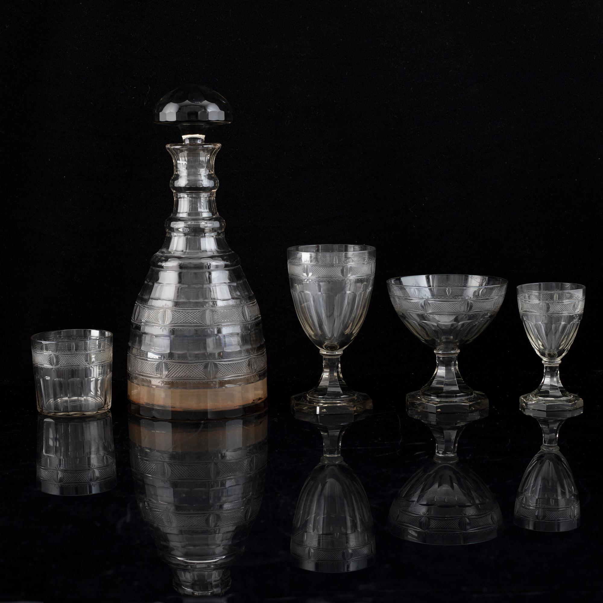 GERDA STRÖMBERG, a part 'Hörningsholm', glass service, Strömbergshyttan, first half of the 20th century (48 pieces).
