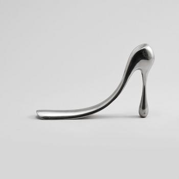 SKOSKED, vitmetall, Manolo Blahnik, 2000-tal.