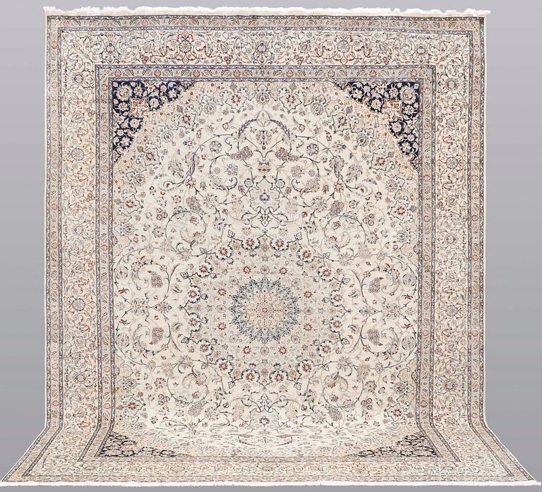 A part silk Nain carpet, approx. 4LAA, 400 x 300 cm.