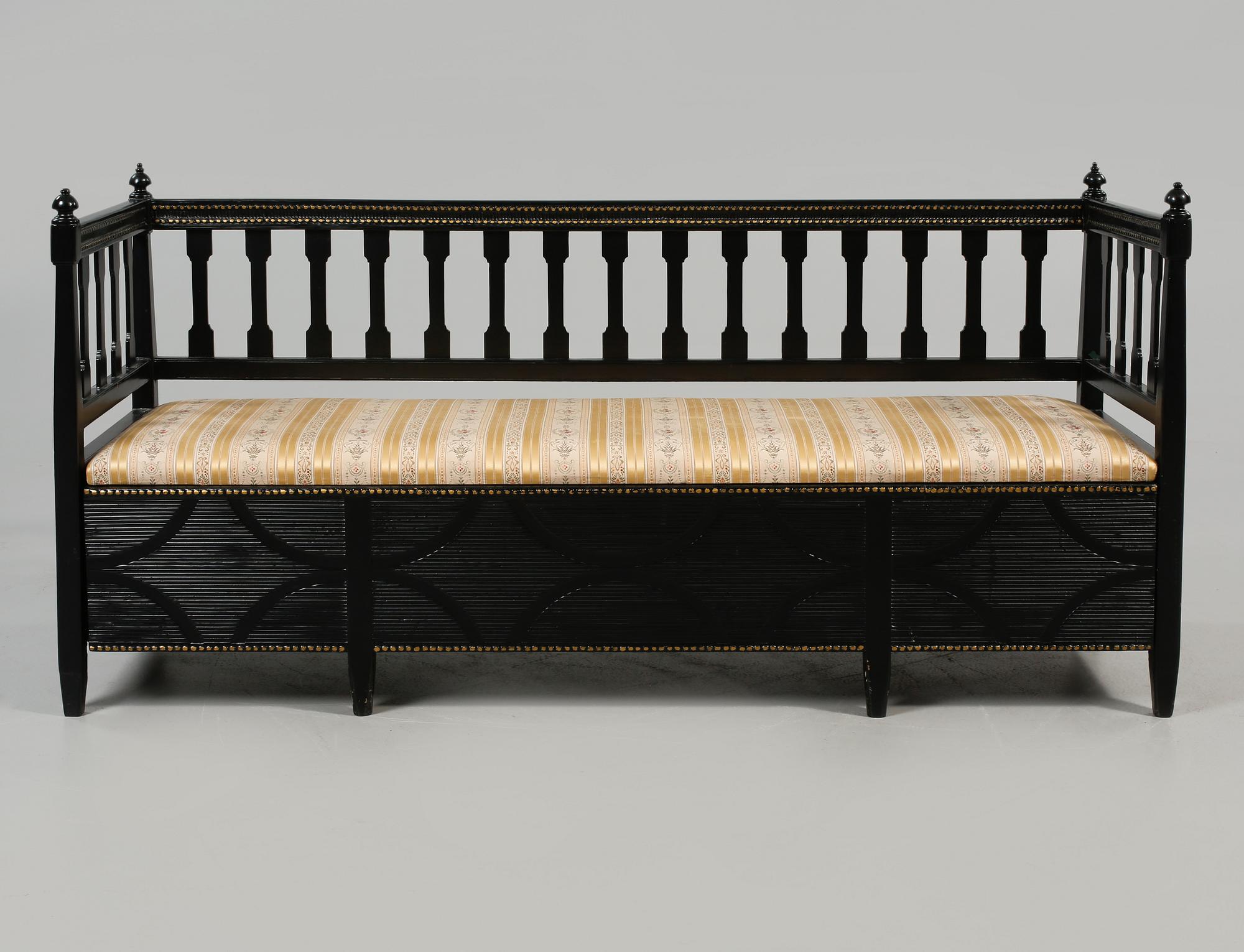 SOFFA, gustaviansk, omkring sekelskiftet 1800.
