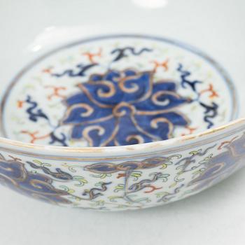 Skål, porslin, Kina, med Guanxus märke och period (1871-1909).