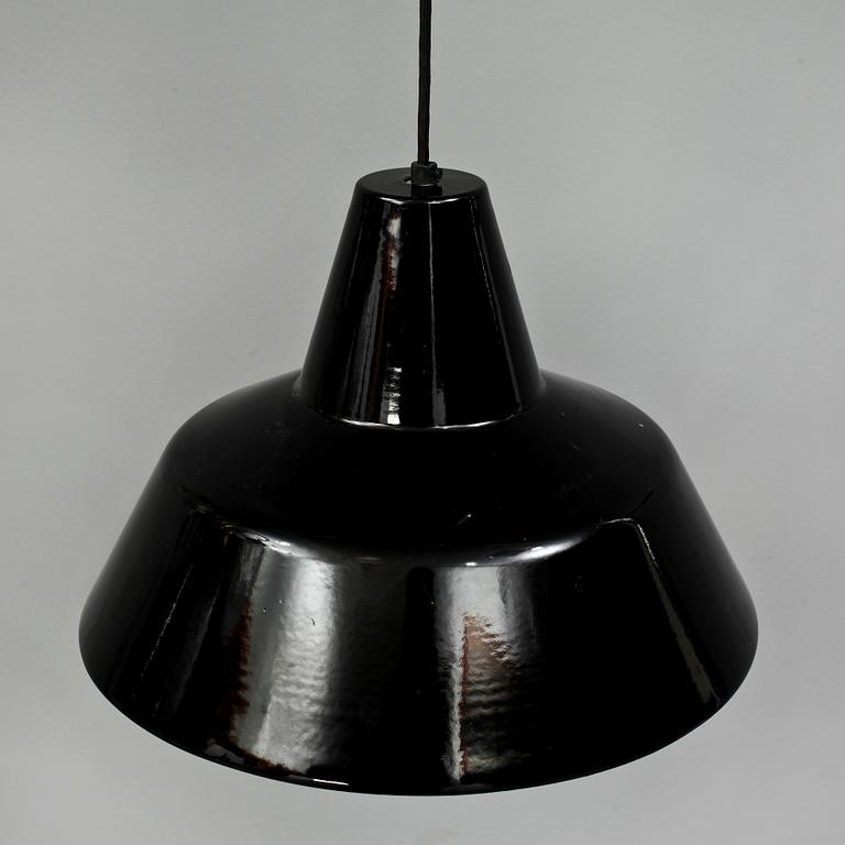 TAKLAMPA, Vaerkstedlampa, Arne Jacobsen, Louis Poulsen. Diam 40, h 27.