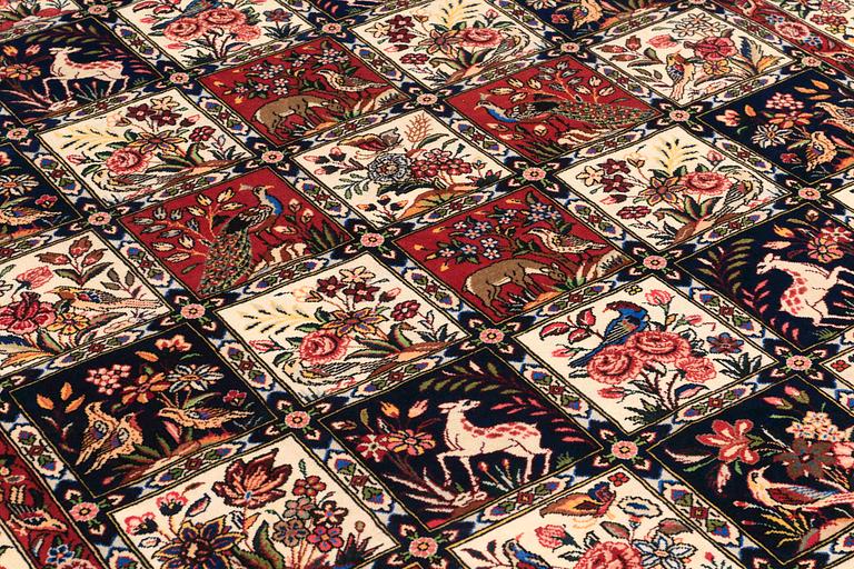 A CARPET, Figural Baktiari, ca 306 x 210 cm.
