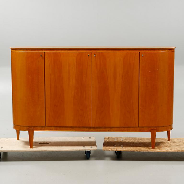 SIDEBOARD, 1940-tal.