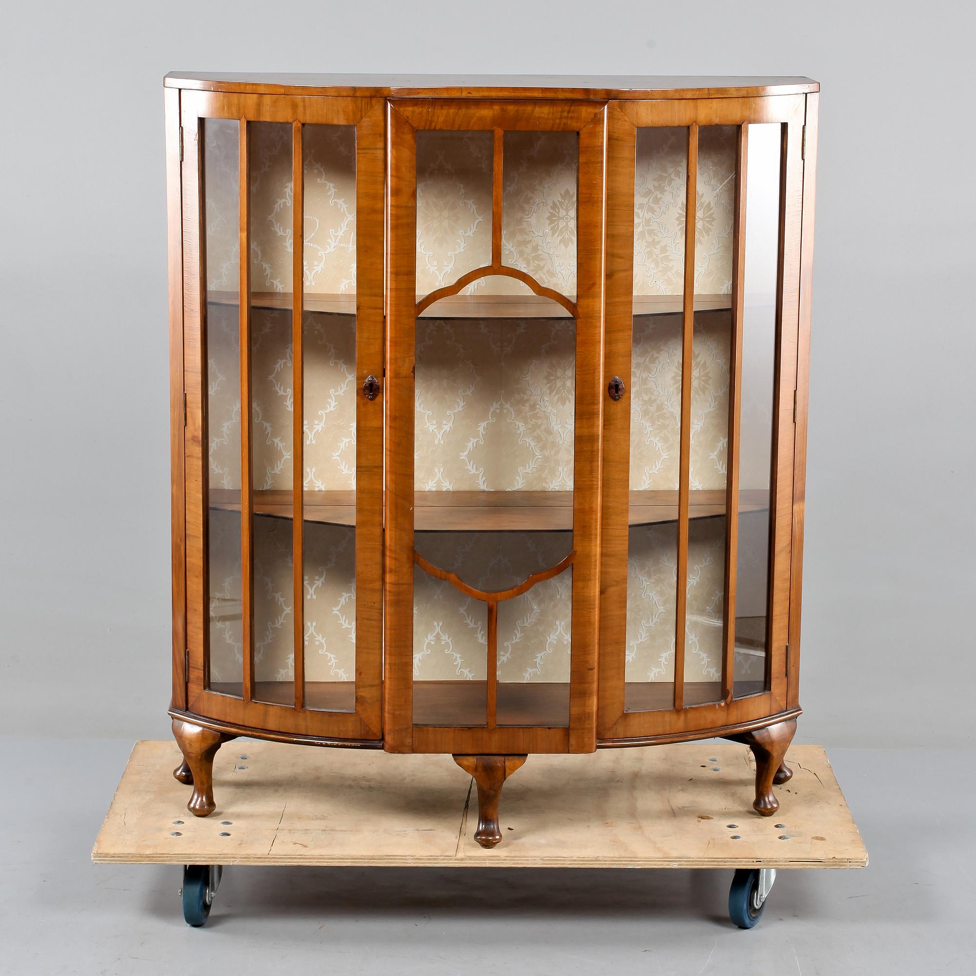 VITRINSKÅP, 1900-talets andra kvartal.