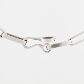 KARL-INGEMAR JOHANSSON, Göteborg, 1969, a necklace.