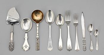 BESTICKSERVISDELAR, 50 delar, mestadels Norge, 1900-talets andra hälft. Totalvikt ca 1686 gram.