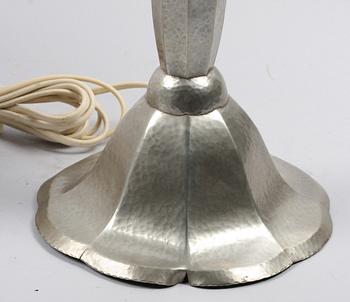 BORDSARMATUR, tenn, 1900-talets första hälft.