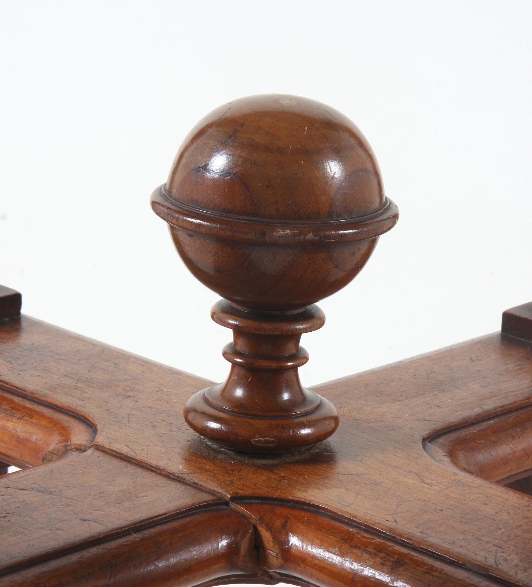 BORD, oscarianskt, omkring 1900.