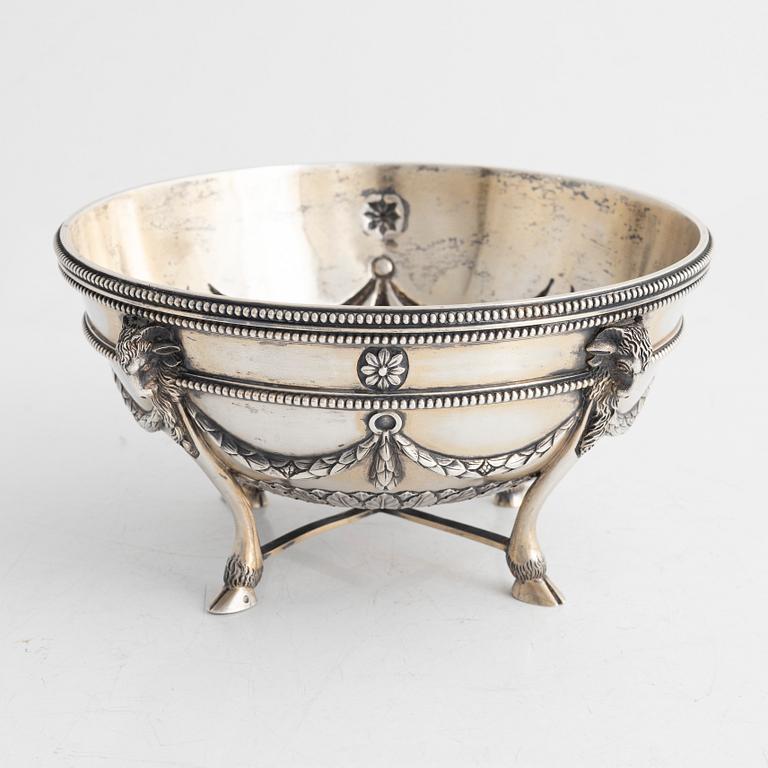 A Russian Silver Bowl, mark of Vladimirov, St. Petersburg 1908-1926.