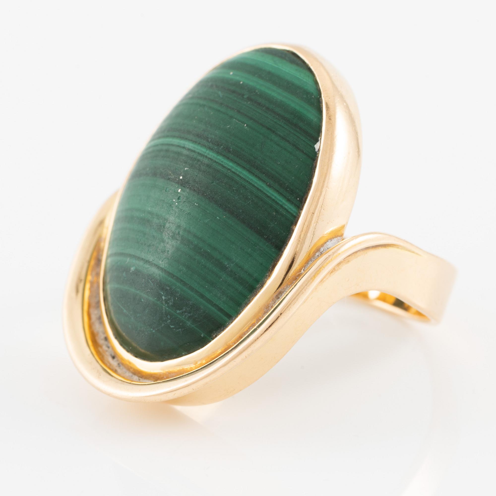 Ring, 18K guld med malakit.