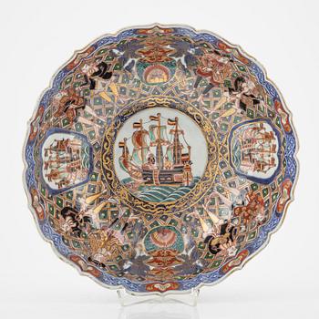 A large imari nanban ship bowl, Meiji period (1868-1912).