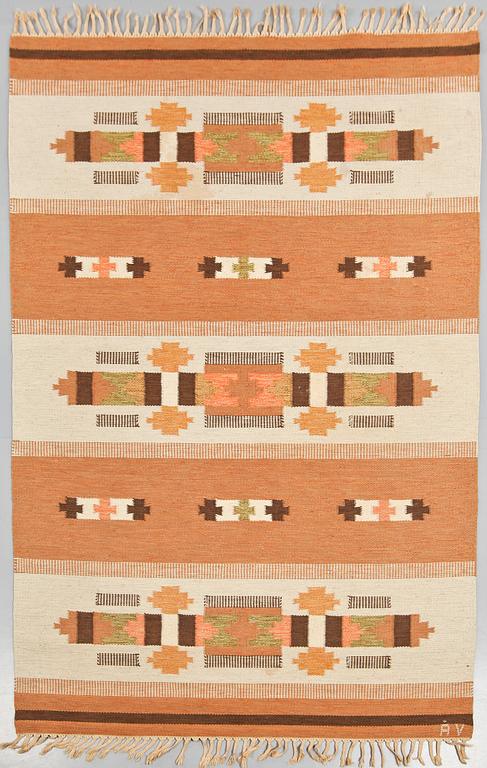 MATTA, röllakan, 235 cm x 157 cm, 1900-talets andra hälft, signerad ÅV.